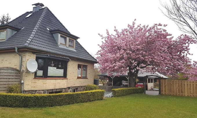 Sieverstedt Apartment | Experience Haus am Kirschbaum: Oceanfront Bliss Awaits