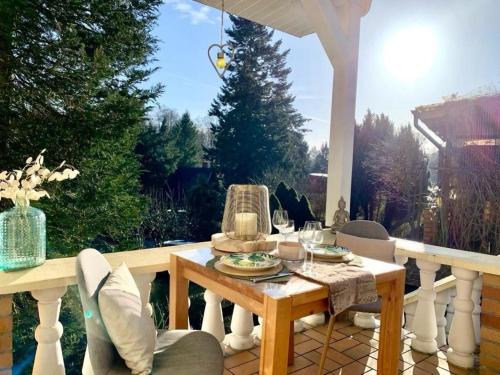 Riepke House | Cozy Lakefront Retreat with Fireplace in Mecklenburgische Seenplatte