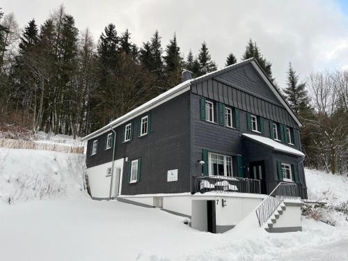 Kuestelberg Apartment | Relax at Haus am Walde in Küstelberg with Infrared Sauna