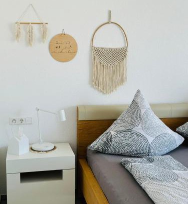 Schorndorf House | Pet-Friendly Haus am Wasserturm Gästezimmer with Kitchen