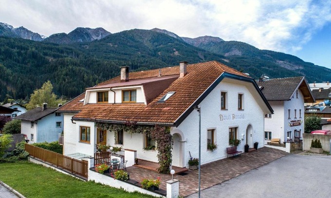 Sillian House | Guest Rated 10/10 at Haus Arnold - Cozy Rooms & Apartments