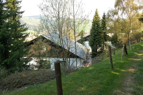 Schwalefeld Apartment | Cozy Haus Bergzicht: Pet and Child Friendly Retreat