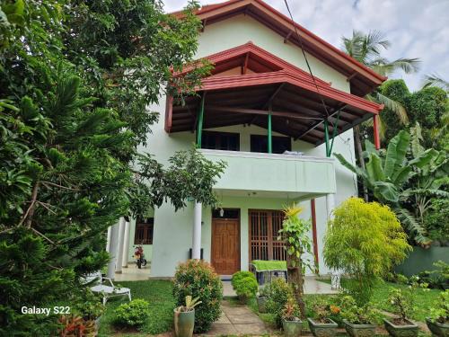 Daluwakotuwa Apartment | Guest Rated 10/10: Stay at Haus Berlin with Breakfast & Kitchen