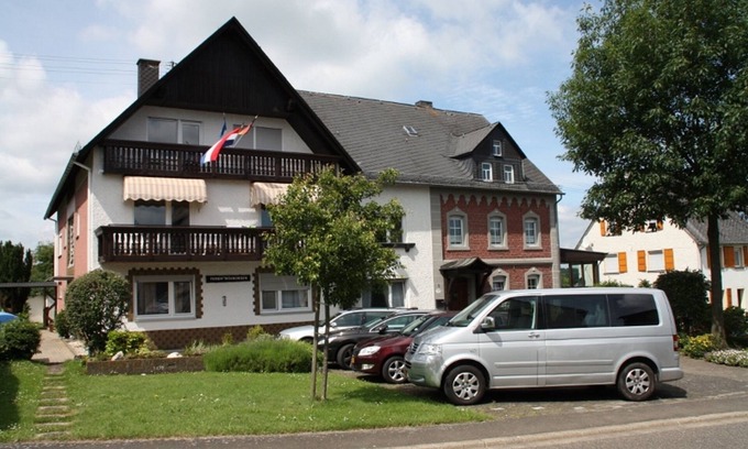 Liesenich Apartment | Cozy Haus Buchholz Apartment with Pool & Pet-Friendly Options