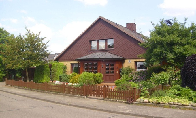 Wankendorf House | "Haus Burck" Modern retreat