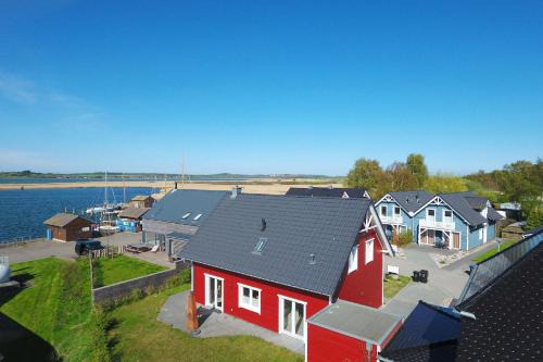 Monchgut-Granitz House | Relax at Haus Butje: Terrace, Sauna & Yachthafen Awaits