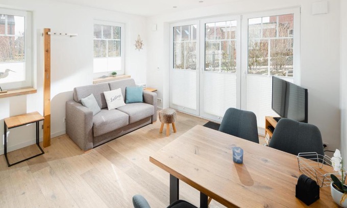 Juist Apartment | Experience Haus Dünenkate Meeresrauschen: Pet Friendly Retreat