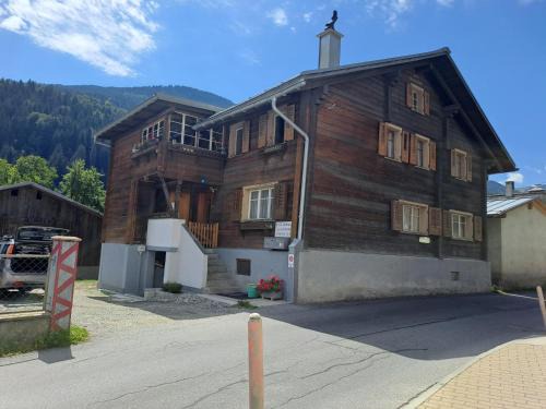 Tavanasa House | Family-Friendly Retreat at Haus Dani Danis - Rated 8.7/10