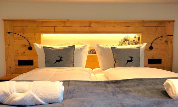 Thalkirchdorf Apartment | Eco-Friendly Retreat at Haus Denneberg with Hot Tub Access