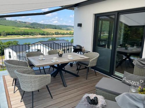 Heringhausen House | Scenic Haus Diemeleck: 4-Star Retreat with Ocean Views