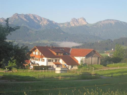 Hopferau Apartment | Pet-Friendly Retreat at Haus Echtler - Guest Rated 9.1