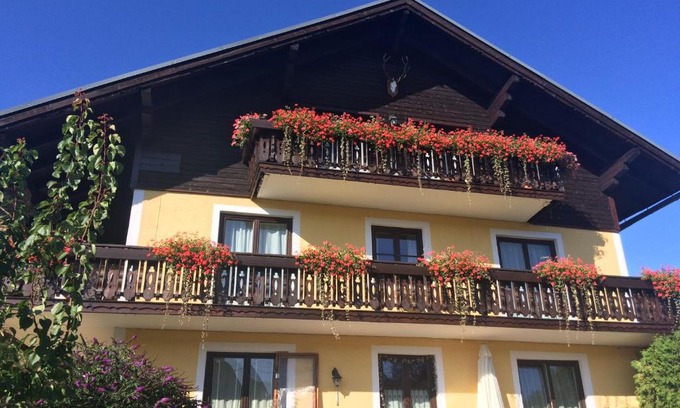 Thorl Apartment | Family-Friendly Stay at Haus Edeltraut - Rated 9/10