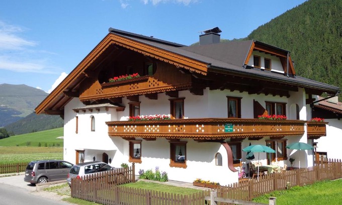 Madseit Apartment | Exceptional Stays at Haus Edring - Family-Friendly Comfort