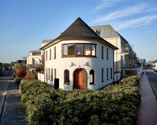 Norderney House | Relax at Haus Else: Family-Friendly Getaway with Hot Tub