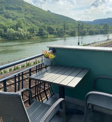 Klotten Apartment | Haus Elsternest: Pet-Friendly Retreat with 10/10 Guest Ratings
