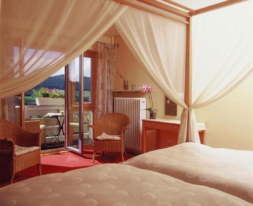 Zwiesel Apartment | Discover Haus Farbenklang: Guest Rated 9.3 & Spa Access