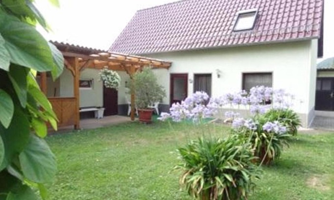 Bad Frankenhausen/Kyffhauser Apartment | Top-Rated Haus Feldmühle with Hot Tub & Family Comfort