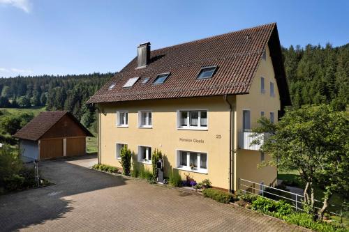 Hundsbach Apartment | Haus Gisela: Family-Friendly Retreat with Top-Rated Service