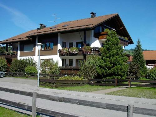 Wertach Apartment | Family-Friendly Retreat at Haus Grüntensee - Book Your Stay