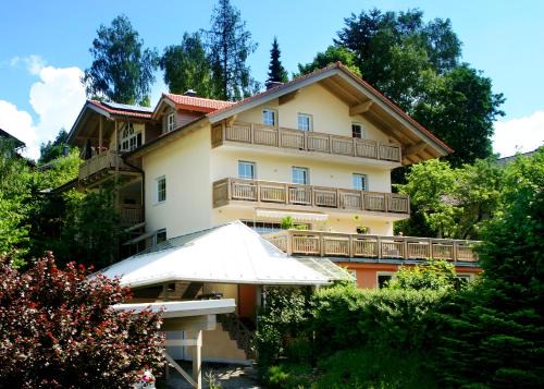 Zwiesel Apartment | Oceanfront Retreat at Haus Hildegard with Great Reviews