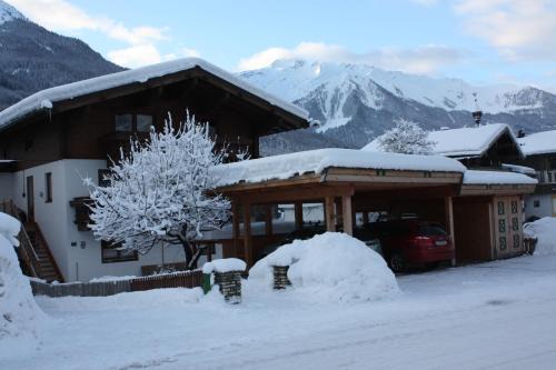 Bramberg am Wildkogel Apartment | Family-Friendly Stay at Haus Hofer - Rated 9.3/10
