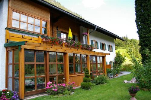 Schneizlreuth Apartment | Family-Friendly Haus Holzner-Nagl with an 8.8 Guest Rating