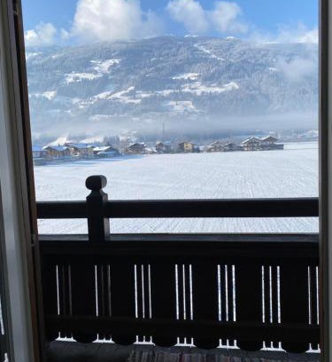 Stumm Apartment | Family-Friendly Retreat at Haus I'mperfect with Hot Tub