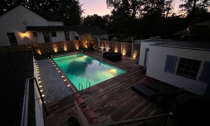 Dellbrueck Villa | Experience Unmatched Comfort at Haus in Köln Thielenbruch