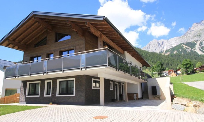 Schildlehen Apartment | Family-Friendly Retreat at Haus Intaba - Rated 9.4/10!