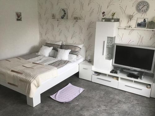 Longkamp Apartment | Pet-Friendly Haus Irena 2 with Oceanfront Views