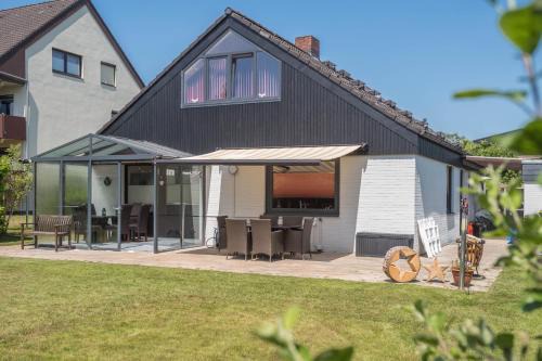 Geestemunde House | Pet-Friendly Retreat at Haus Jäschke - 4-Star Comfort