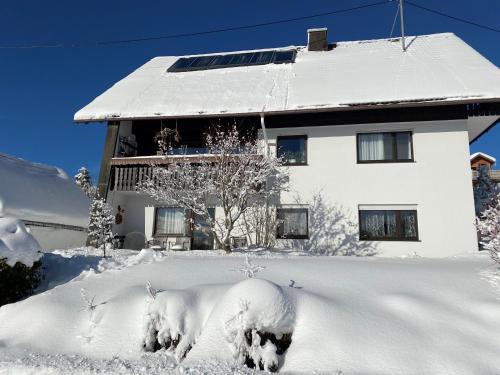Schwarzenbach Apartment | Experience Oceanfront Bliss at Haus Janßen-Wehrle