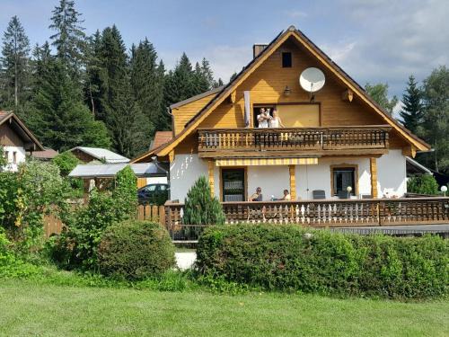 Riedlhutte Apartment | Pet-Friendly Retreat at Haus-Johanna - Highly Rated Stay
