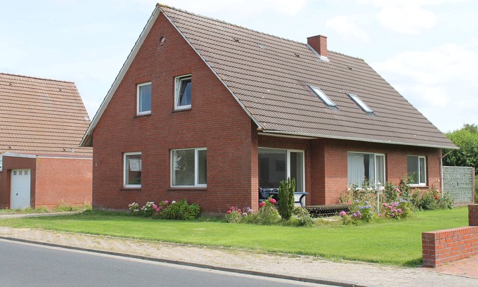 Norddeich House | Cozy Haus Krabbensucher: Pet Friendly with Breakfast Included