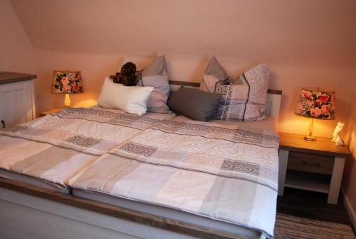 Oker Apartment | Discover Haus Larrelt: Pet-Friendly Retreat with 9.5 Rating