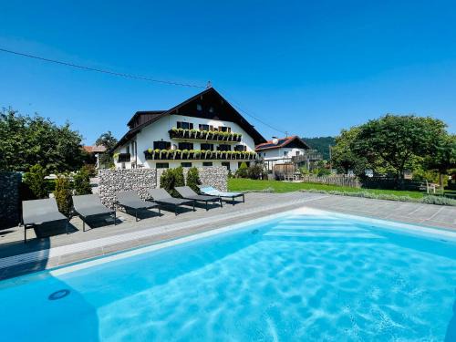 Attersee Apartment | Elegant Haus Leitner: 4-Star Retreat with Pool & Hot Tub