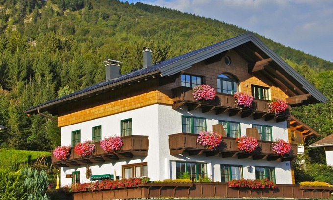 Fuschl am See House | Oceanfront Relaxation at Haus Lisa - Rated 9.1/10!