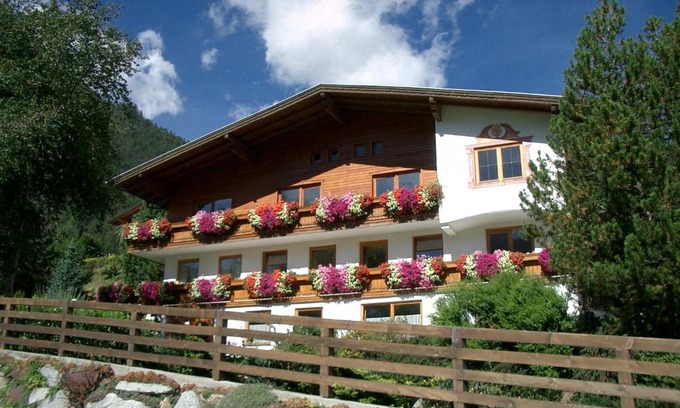 Trins House | Guest Rated 9/10 at Haus Mader with Kitchen Amenities