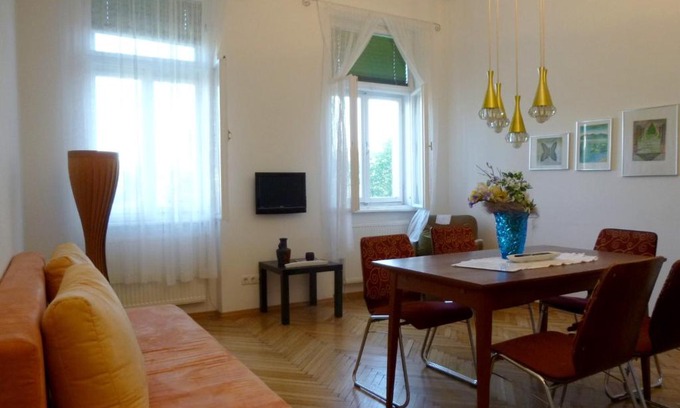 Stuwerviertel Apartment | Family-Friendly Apartments Maximillian with Wheelchair Access
