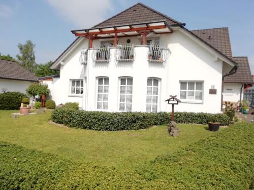 Bad Fallingbostel Apartment | Cozy Haus Meyne with Ocean View & Child-Friendly Amenities