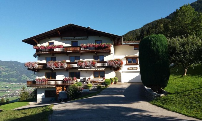 Stummerberg Apartment | Child-Friendly Retreat at Haus Moidl – Rated 9.3/10