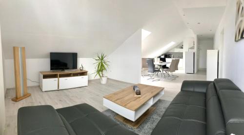 Mutlangen Apartment | Relaxing Retreat at Haus Mozartstraße with Ocean View