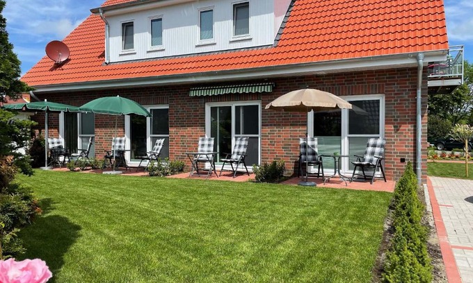 Greetsiel Apartment | Pet-Friendly Retreat at Haus Nordseekrabbe - Rated 9/10