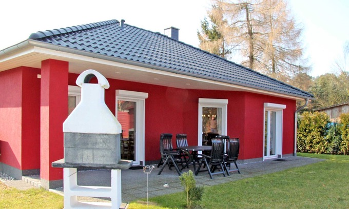 Freest House | Haus Nordwind - Relax in a Red Holiday Home by the Ocean