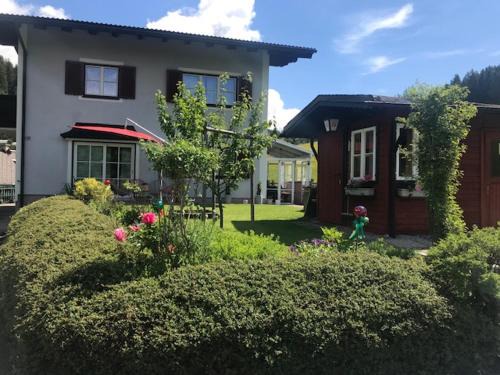 Russbach am Pass Gschuett Apartment | Child-Friendly Retreat at Haus Ortner - Guest Rated 9.9/10