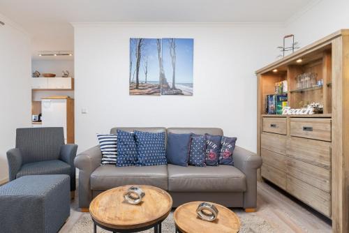 Nienhagen Apartment | Family-Friendly Oceanfront Stay at Haus Pamir Ferienwohnungen