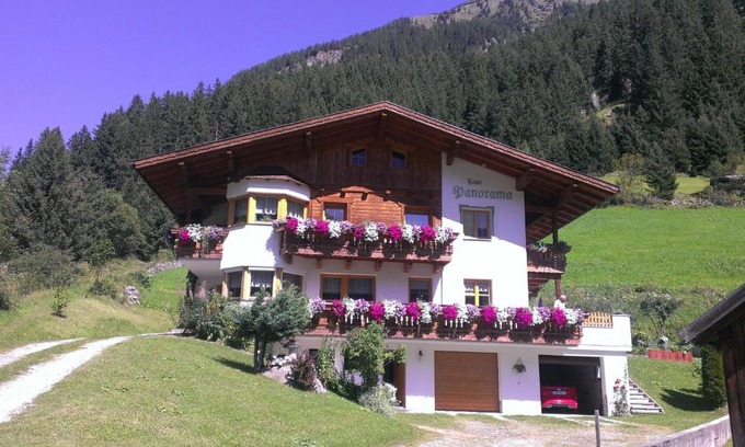 Sankt Leonhard im Pitztal Apartment | Affordable Family Getaway at Haus Panorama - Rated 9.2/10