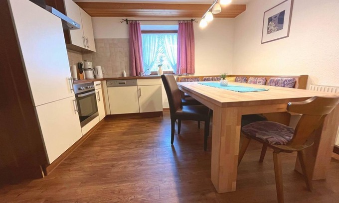 Sankt Leonhard im Pitztal Apartment | Family-Friendly Retreat at Haus Paula - Brüggler's Ferienhäuser