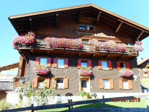 Tannheim House | Family-Friendly Retreat at Haus Peintner, Pet Welcoming Stay