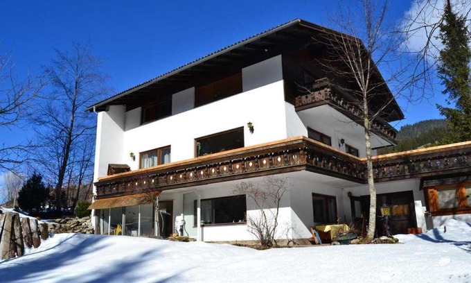 Tannheim Apartment | Pet-Friendly Retreat at Haus Pfauth with Great Guest Ratings